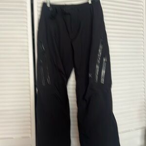 AlK Burton ladies snowboard pants gortex 
Like new worn 1 time great pants